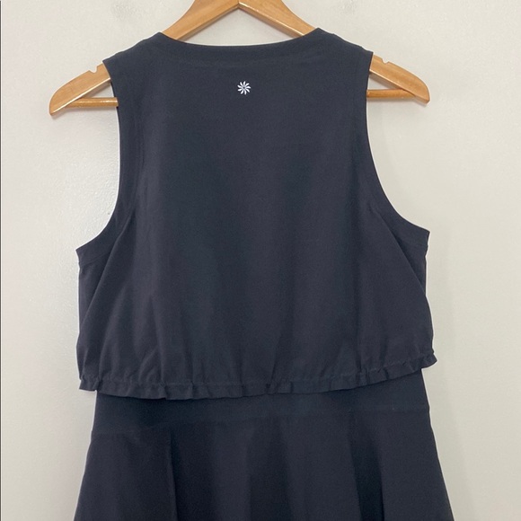 Athleta Venture Out Dress Black Sporty Featherweight Stretch Size 10 - Picture 15 of 16